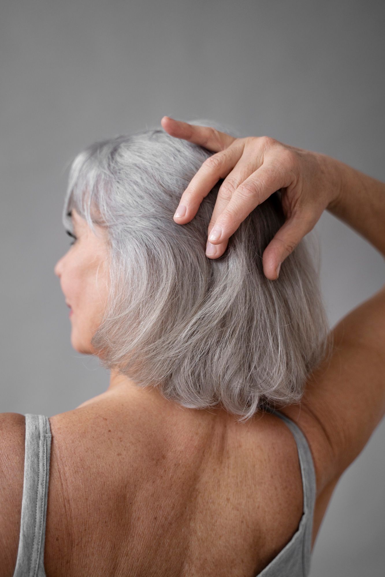 Los barros capilares no cubren completamente las canas.