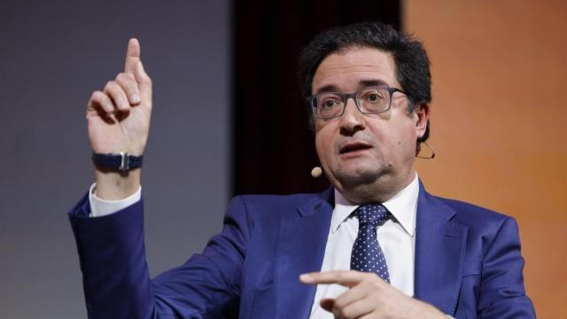 El ministro de Transformación Digital, Óscar López durante su participación en un foro.