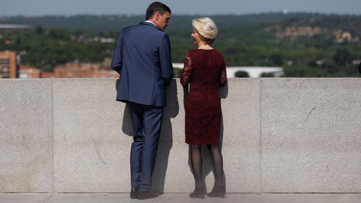 El presidente del Gobierno, Pedro Sánchez y la presidenta de la Comisión Europea, Úrsula von der Leyen.