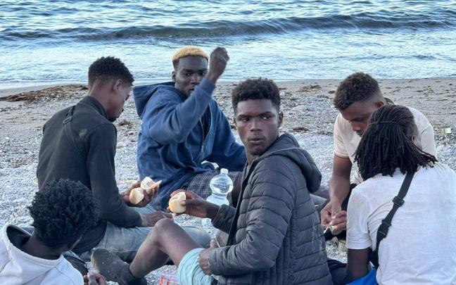 En imágenes: Vivas cree que quedan 6.000 migrantes ilegales en Ceuta y denuncia la "carencia de medios" en las cifras