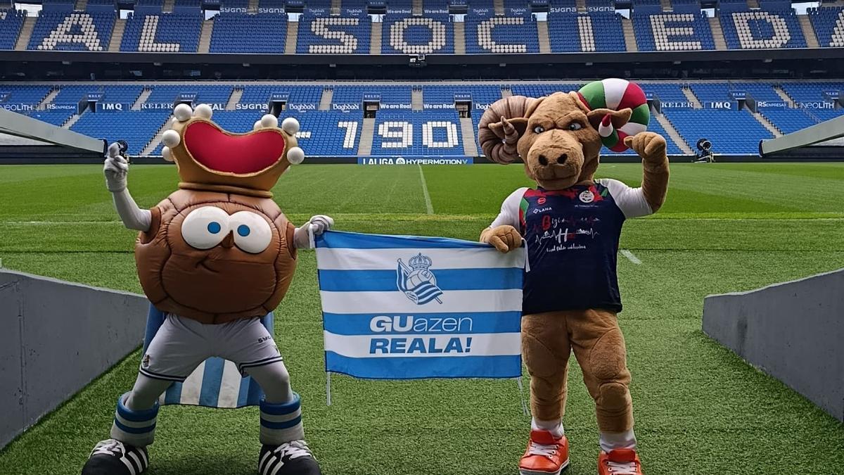 Txurdin y Gar (derecha) derrocharon alegría y amistad en su encuentro.