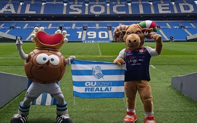 Txurdin y Gar (derecha) derrocharon alegría y amistad en su encuentro.