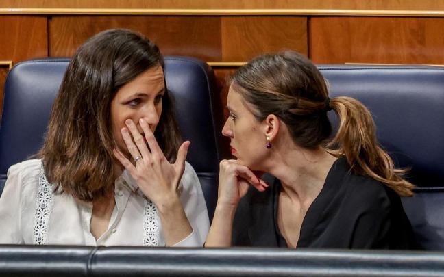 Las ministras Ione Belarra (Derechos Sociales) e Irene Montero (Igualdad) en una imagen de archivo.