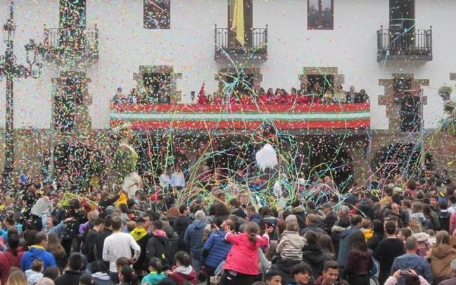 Txupinazo de las fiestas de Lazkao.