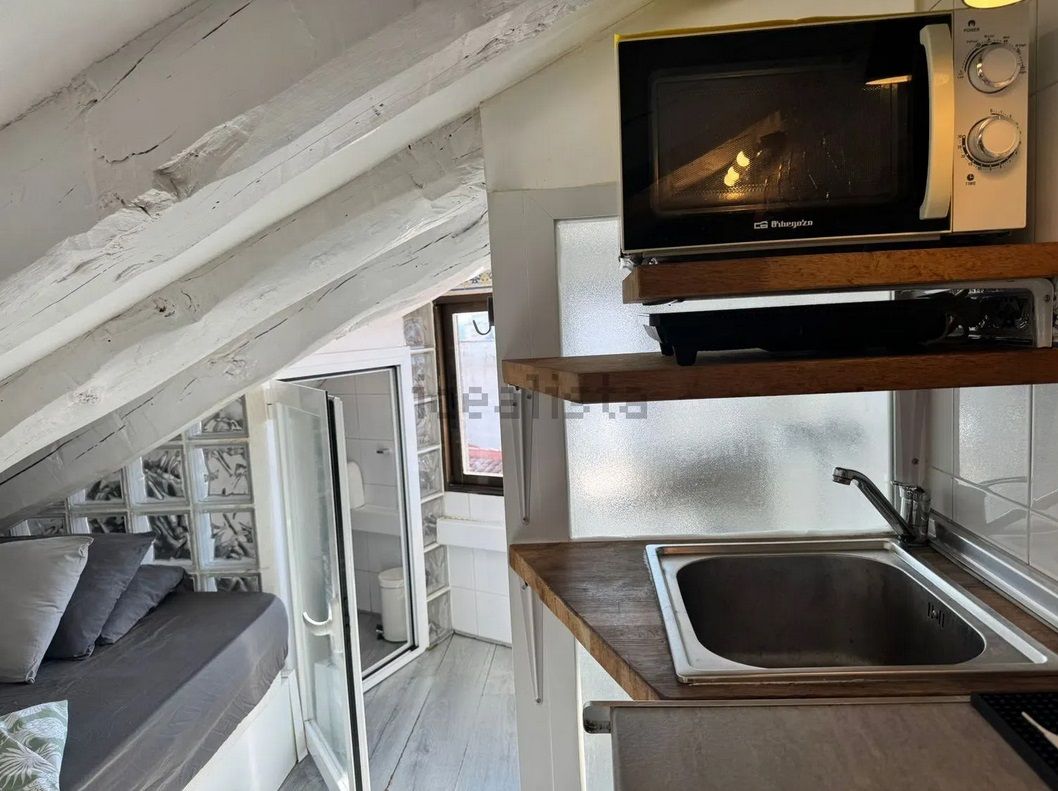 Ojo a la puerta del baño, de una altura similar a la del Imaginarium.