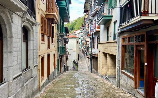 Vecinos de Ondarroa debatirán sobre el tráfico en el Casco Viejo y Kamiñalde.