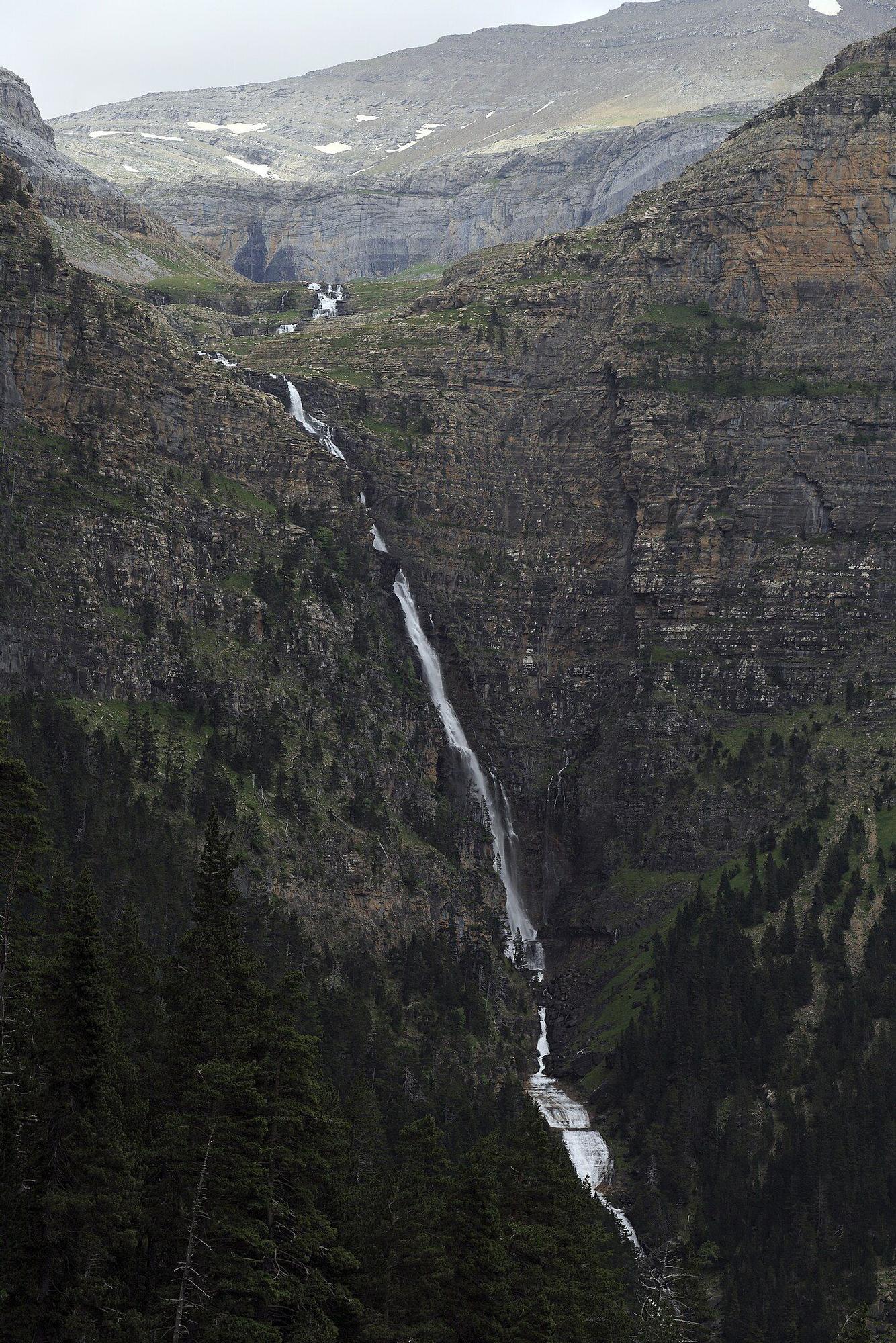 Panorámica sobre la cascada de Cotatuero.