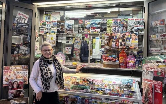 Raquel Gonçalves tomó las riendas del negocio el 2 de enero de 1999, y veintisiete años después bajará la persiana para siempre . Foto: A.M.S.