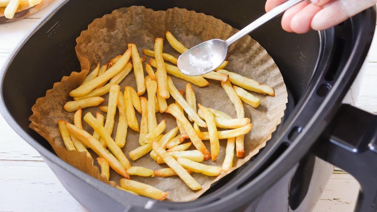 Patatas fritas en freidora de aire