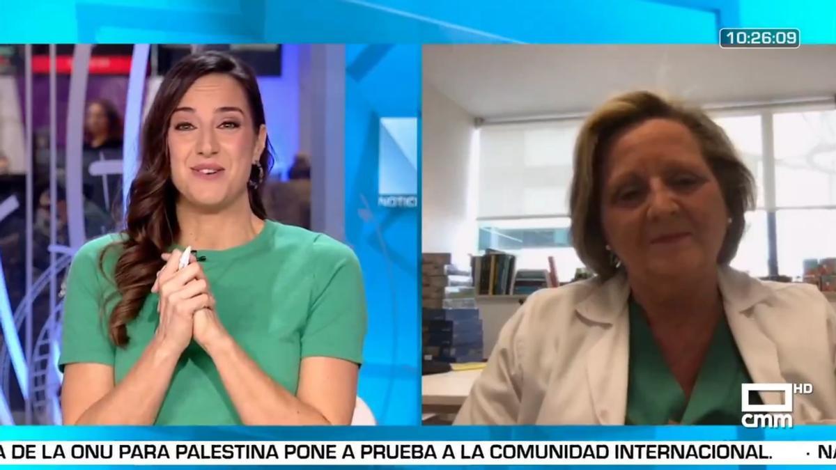 La presentadora, desvelando que estaba entrevistando a su madre.