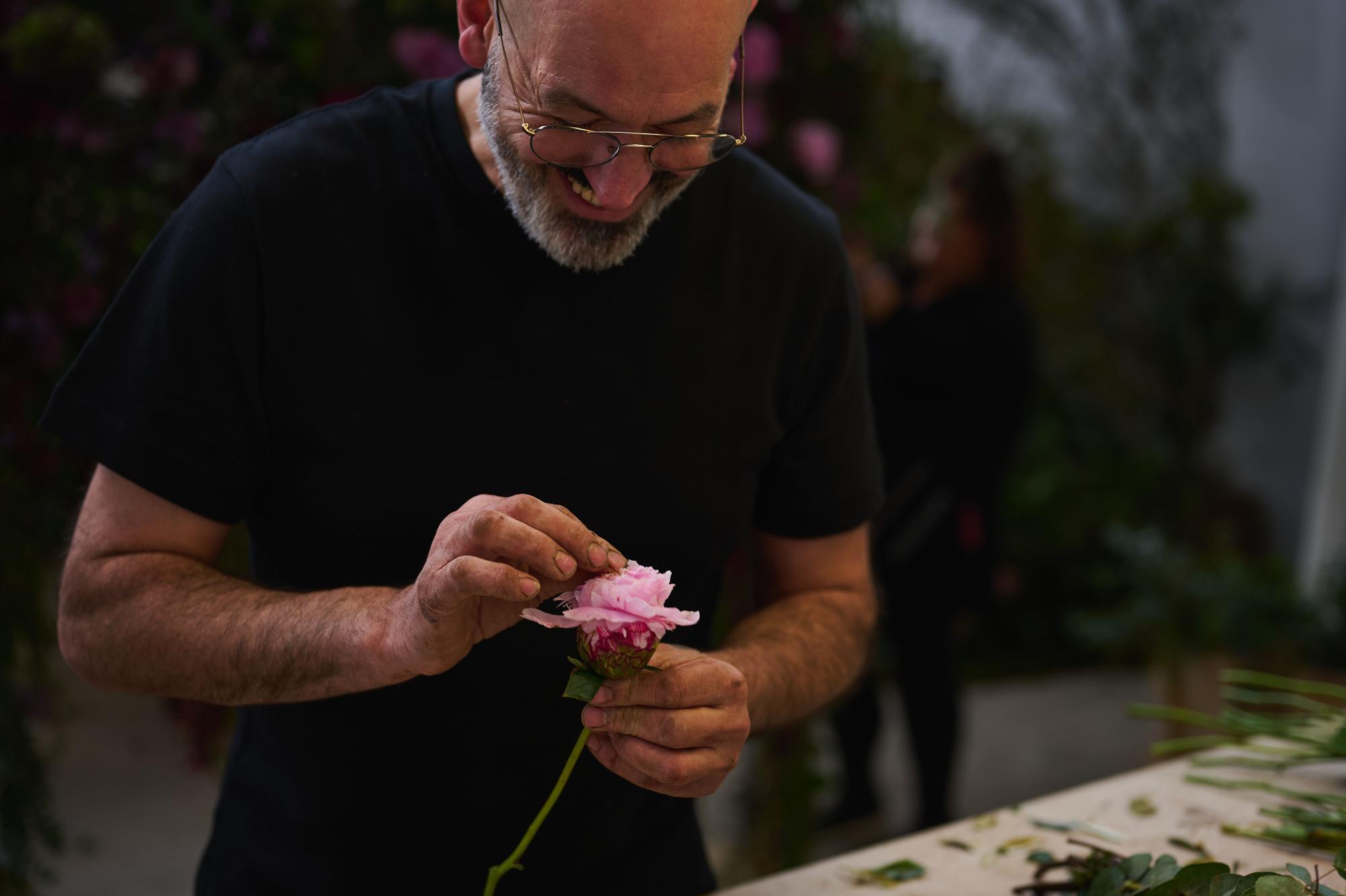 El equipo de Colmenero Atelier está formado por profesionales con años de dedicación al diseño floral.