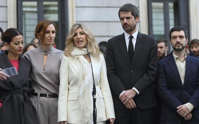 Yolanda Díaz, junto al resto de ministros de Sumar