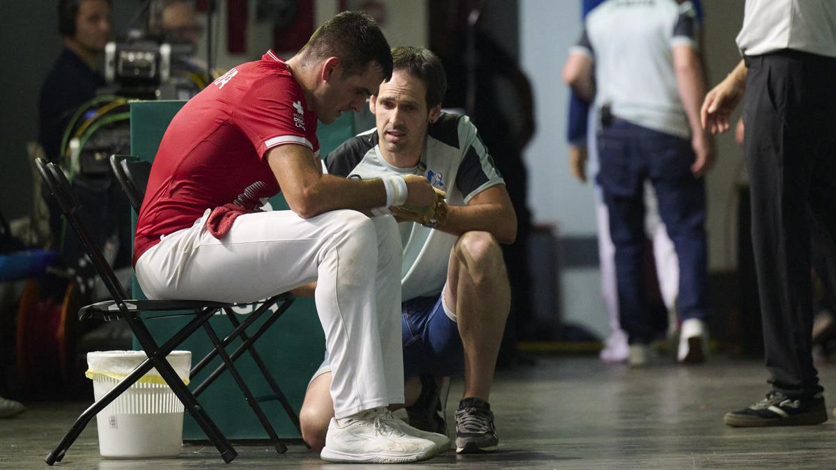 Zabala supera a Ezkurdia en la eliminatoria de cuartos de final del Cuatro y Medio de San Fermín en Altsasu.