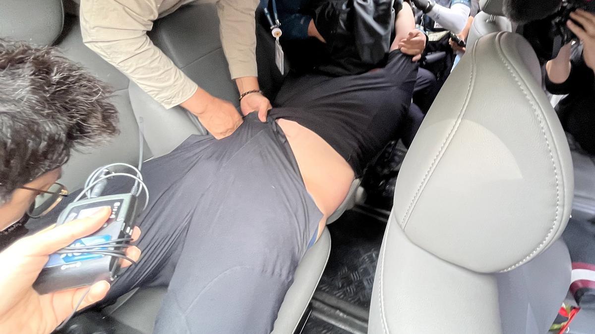 El pasajero detenido.