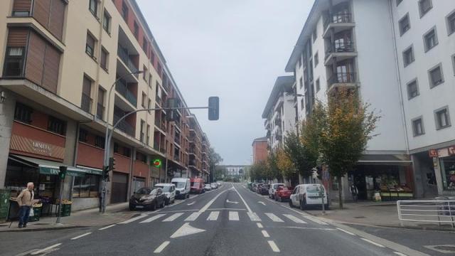 Semáforo de la calle Idiazabal que se ha modificado.