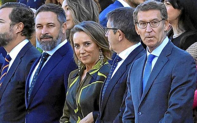 Alberto Núñez Feijóo y Santiago Abascal coincidieron recientemente en un acto institucional. | FOTO: EFE