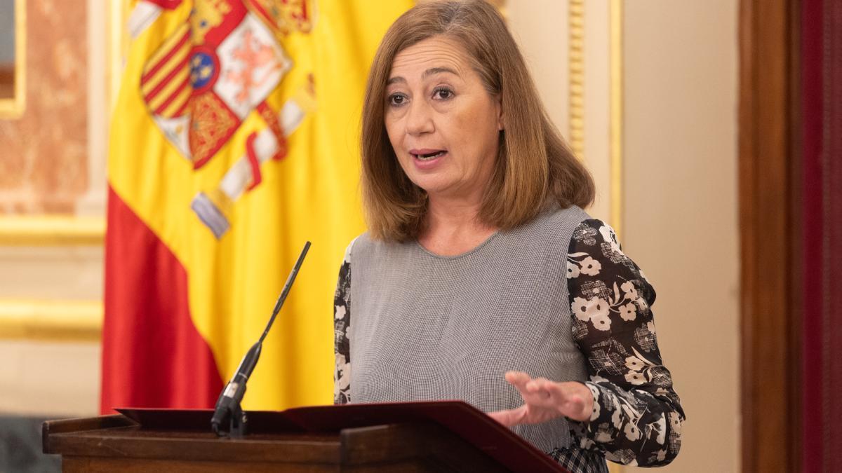 Armengol asegura que "Compartir lenguas y no competir por ellas es un absoluto privilegio".