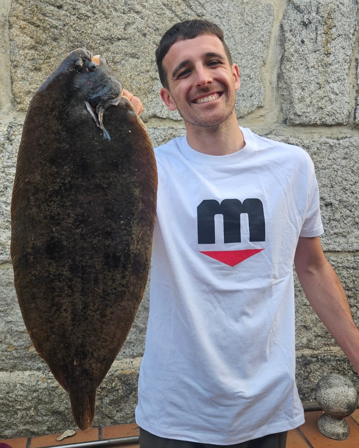 Haritz Ayarza con el lenguado.