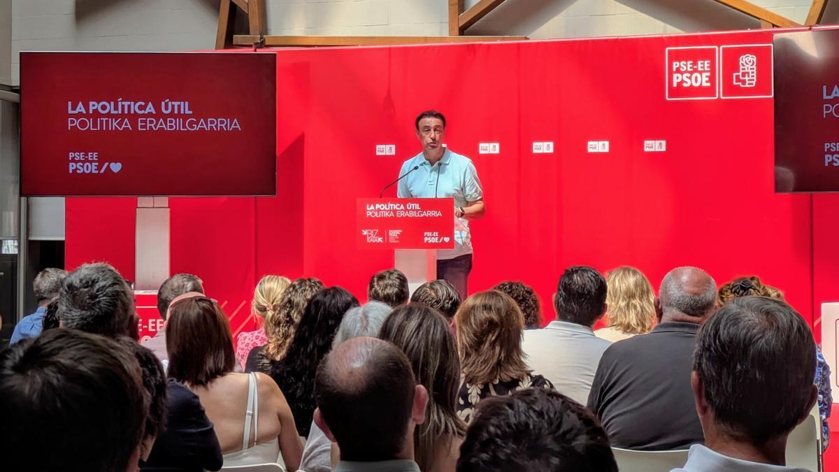 El secretario general de PSE-EE Bizkaia y Vicelehendakari del Gobierno vasco, Mikel Torres