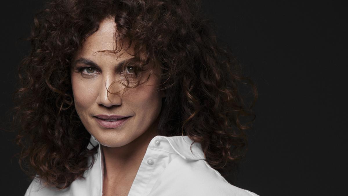 La actriz Toni Acosta ha estrenado ‘A una isla de ti ‘.	[Fotografía: Carlos Villarejo]
