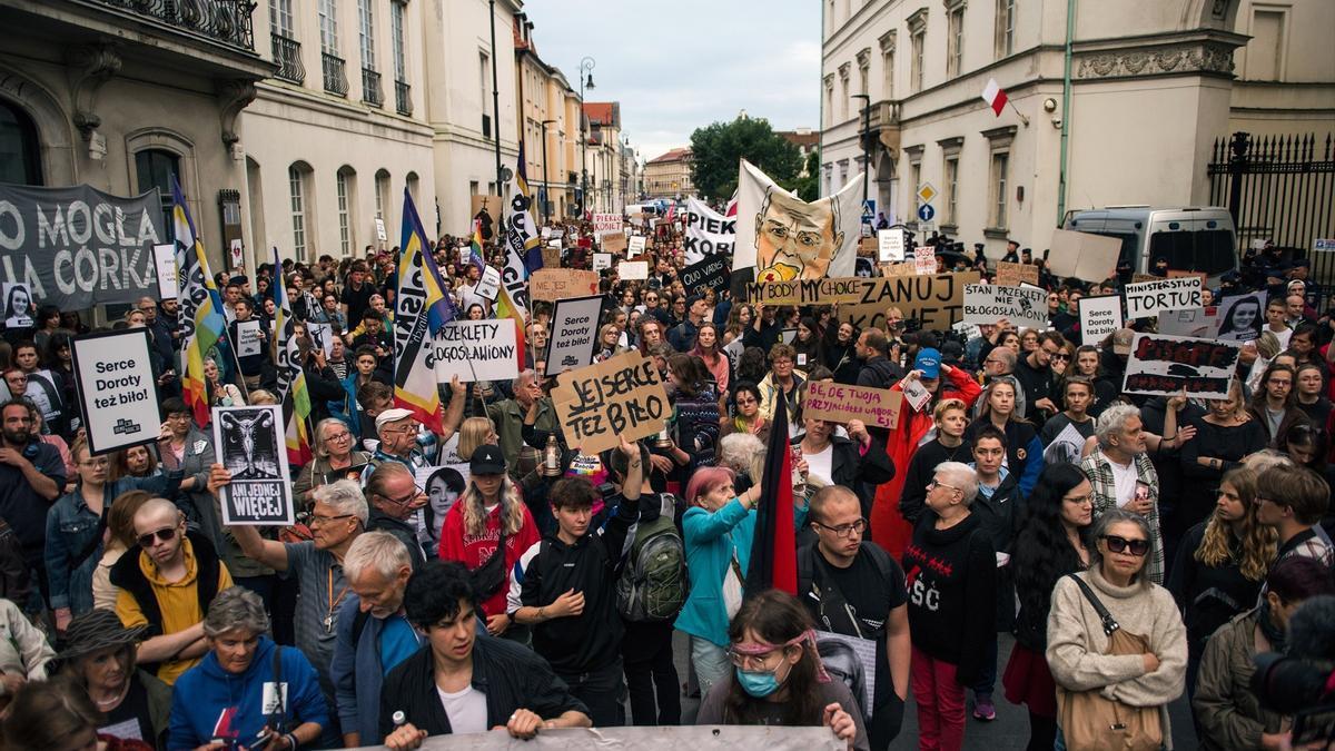 Protesta contra la ley del aborto en Varsovia.