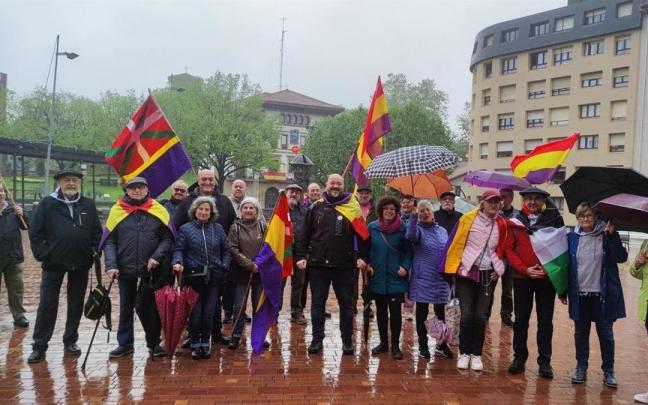 El coordinador de Podemos Euskadi, Richar Vaquero, participa en un 'paseo republicano' por la Margen Izquierda / EP El coordinador de Podemos Euskadi, Richar Vaquero, participa en un 'paseo republicano' por la Margen Izquierda