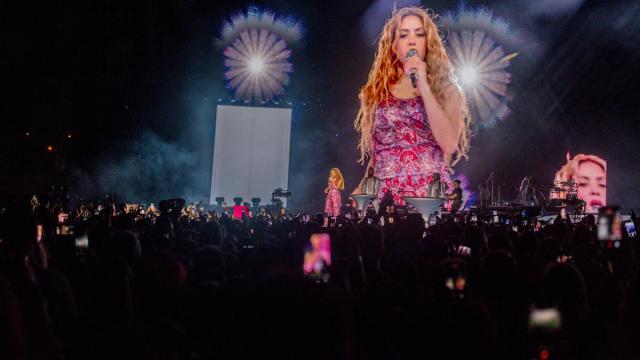 La cantante Shakira actúa durante el primer concierto de su residencia en España