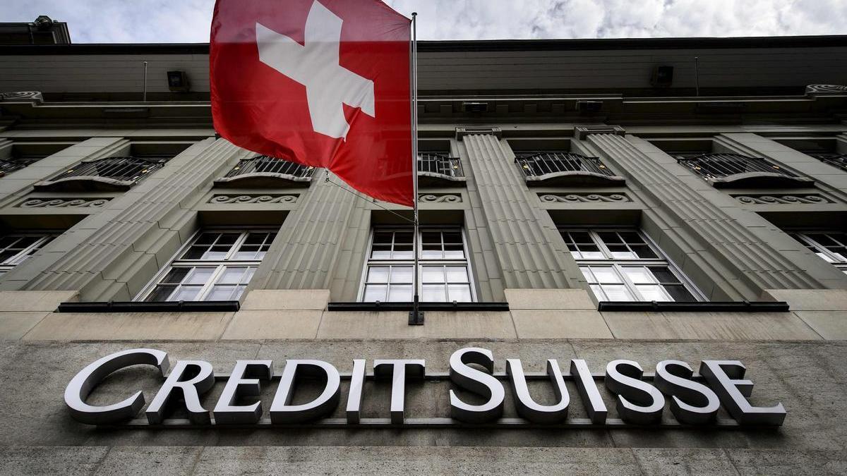 Las accciones de Credit Suisse caen por primera vez por debajo de los 2 francos suizos.