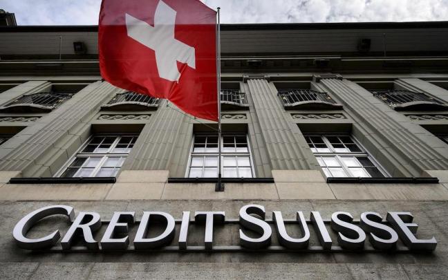 Las accciones de Credit Suisse caen por primera vez por debajo de los 2 francos suizos.