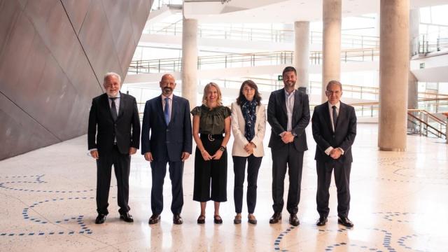 De izquierda a derecha, José Ignacio Zudaire, Guillermo Buces, Ángela Fernández, Teresa Rasero, Kepa Solaun y Luis Blanco-Urgoiti.