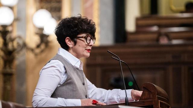 La portavoz del PNV en el Congreso, Maribel Vaquero, interviene en una sesión de control al Gobierno.