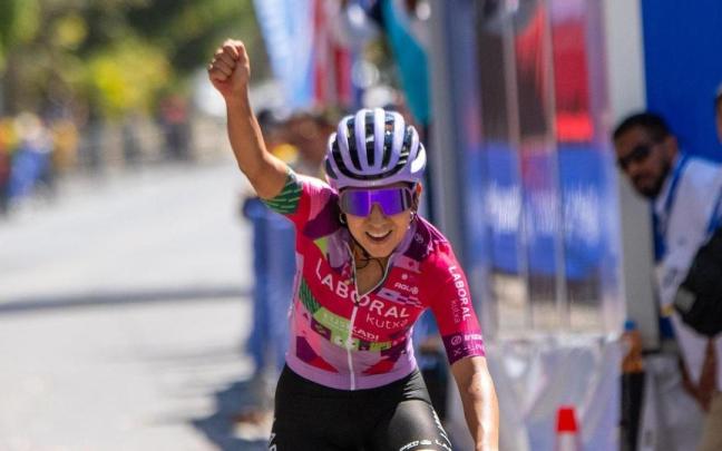 Paula Patiño festeja una de las ocho victorias del Laboral Kutxa-Euskadi en El Salvador.