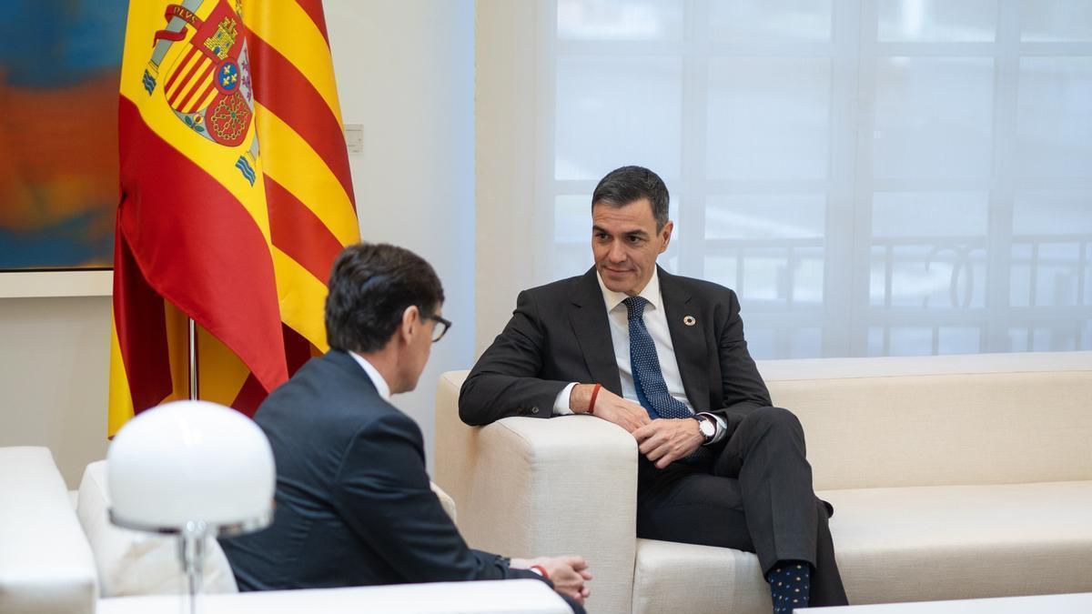 El president de la Generalitat, Salvador Illa, se ha reunido con el presidente español, pedro Sánchez, en Moncloa.