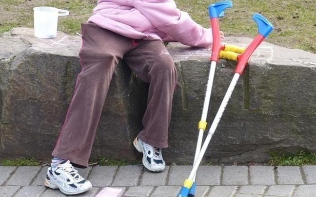 Un niño afectado por distrofia muscular de Duchenne.