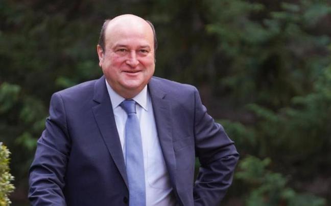 Ortuzar, satisfecho con las transferencias acordadas por el Gobierno vasco con el español
