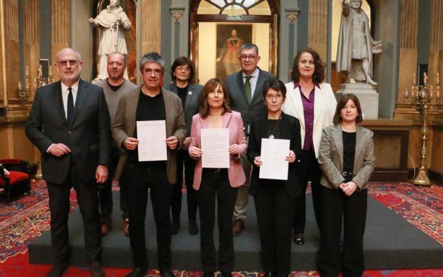 No es la primera vez que respalda esta iniciativa, ya que en abril de 2023, una solicitud similar fue rechazada por la Mesa del Senado, con los votos del PP y PSOE.