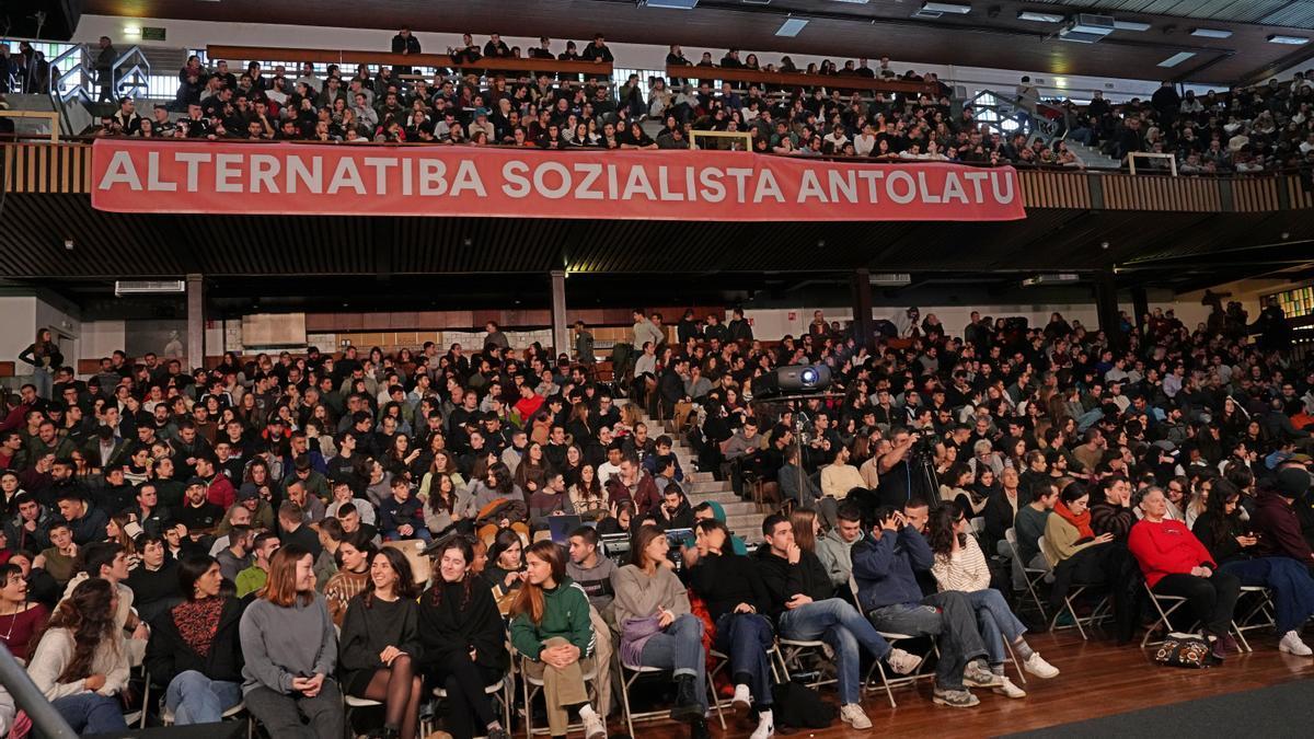 La cita de bautismo de EHKS contó con la participación de 1.500 personas en Eibar.