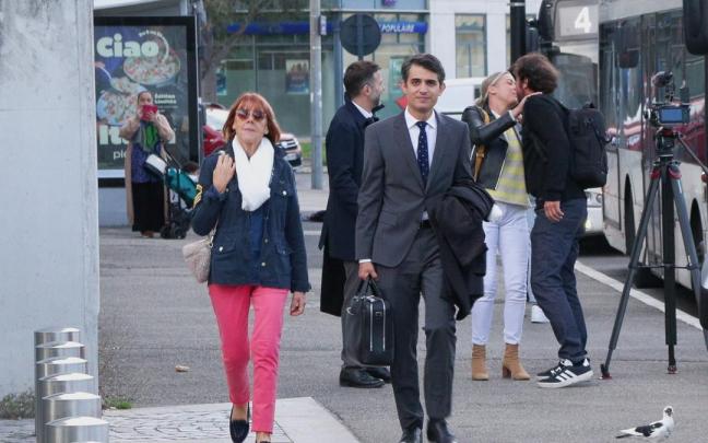 Gisèle Pelicot a su llegada a los tribunales.