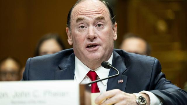 El secretario de la Marina de Estados Unidos abandona de forma "inmediata" su cargo.