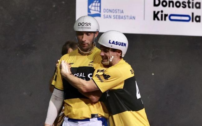 Barandika-López, durante la final de la Jai Alai League.
