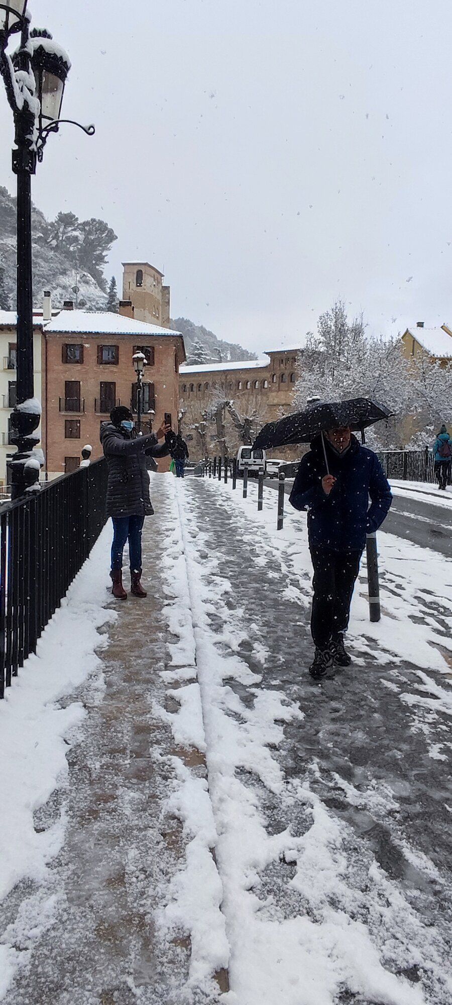 Nieve en el puente del Azucarero.