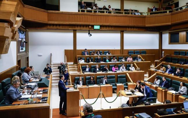 Pradales ha respondido a una pregunta del PP sobre la situación de Euskadi en materia de generación de energía / PARLAMENTO VASCO Pradales ha respondido a una pregunta del PP sobre la situación de Euskadi en materia de generación de energía
