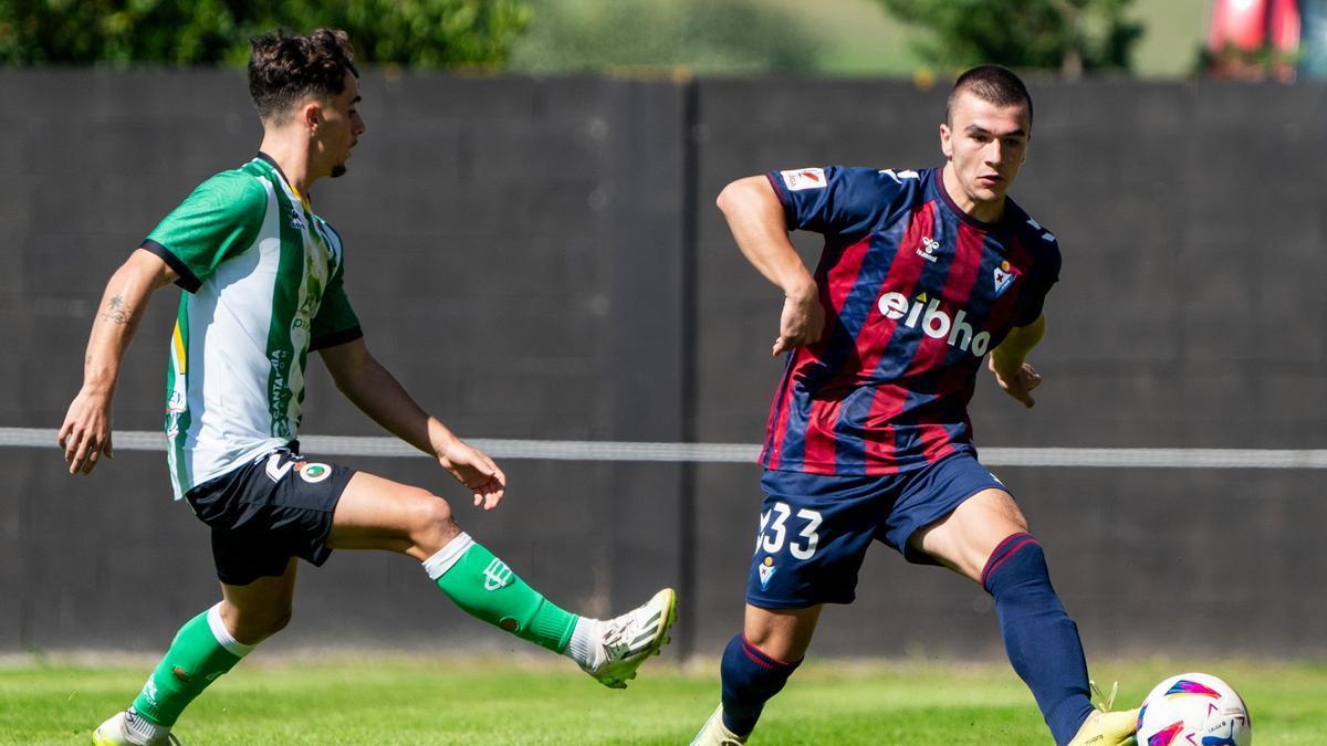 Eibar y Racing se vieron las caras el pasado fin de semana en un amistoso N.G.