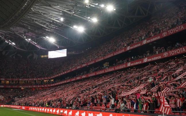 Aficionados del Athletic durante un partido en San Mamés