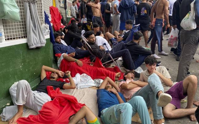 Crisis migratoria en Ceuta: cientos de inmigrantes llegan a nado a la ciudad autónoma