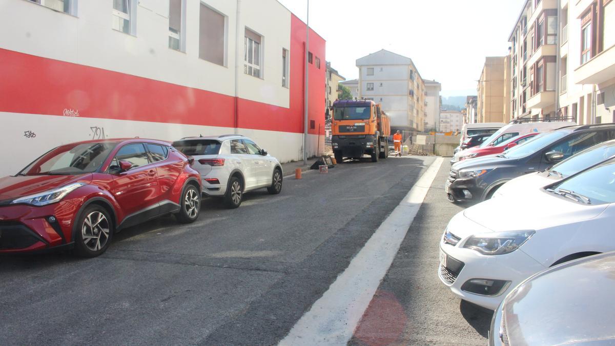 La calle situada entre el antiguo Eroski y la plaza Ilargi, en la imagen, se convertirá en plataforma única con una funcionamiento y estética similar a Mitarte.