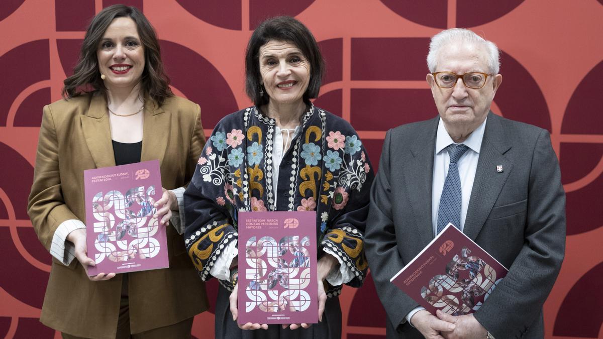 La consejera Nerea Melgosa en la presentación de la Estrategia Vasca con las Personas Mayores 2026-2029.