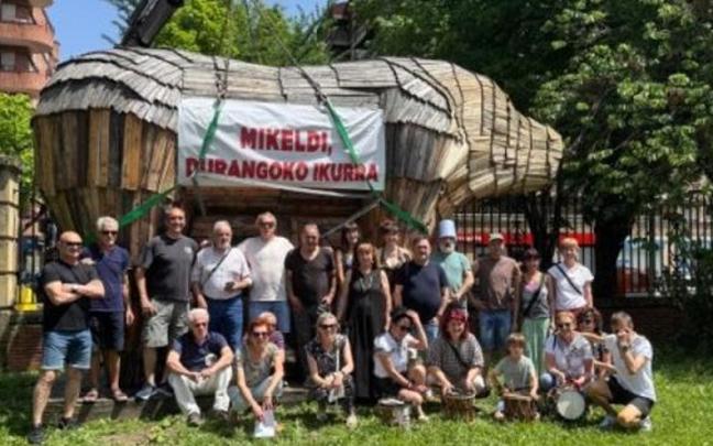 Traslado del Mikeldi al Instituto