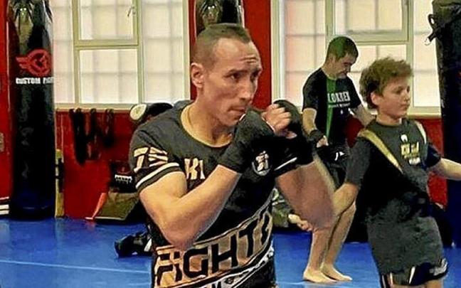 Sergio Sánchez se ejercita en el gimnasio. | FOTO: DNA Sergio Sánchez se ejercita en el gimnasio. | FOTO: DNA