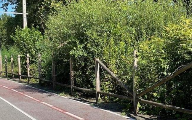 Tramo a reparar en el bidegorri de Astola Bidea